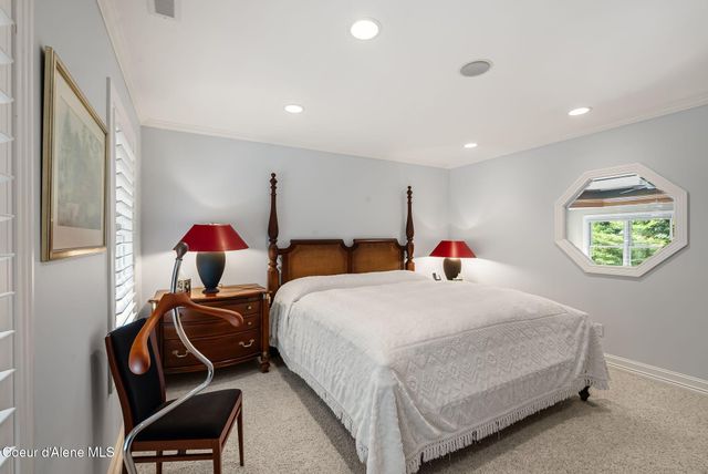 516 Kiebert LOOP, Hope, ID 83836