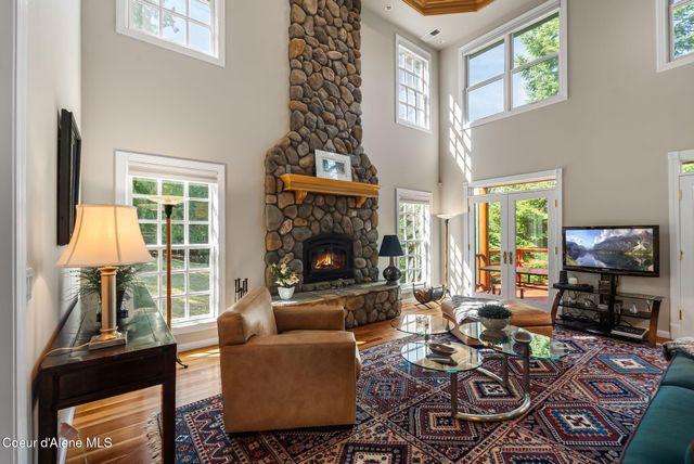 516 Kiebert LOOP, Hope, ID 83836