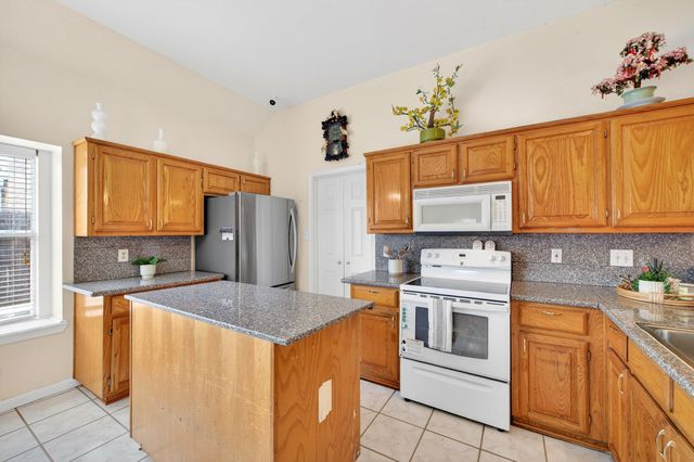 2205 Davin Drive, Carrollton, TX 75006