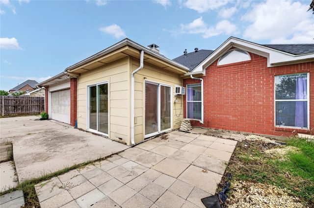 2205 Davin Drive, Carrollton, TX 75006