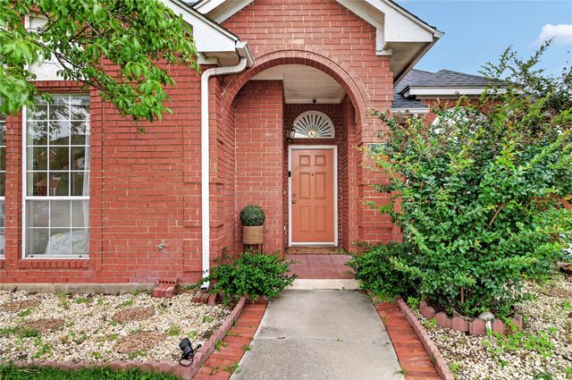 2205 Davin Drive, Carrollton, TX 75006