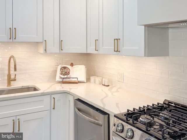 407 S CENTRAL BLVD, Broomall, PA 19008