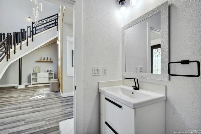 131 Friendlywood, Canyon Lake, TX 78133