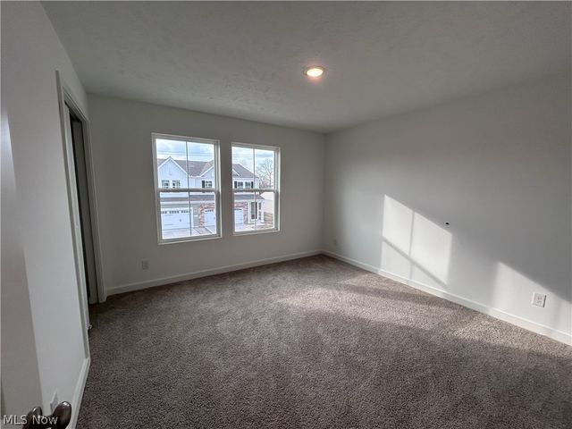 5083 Shepherds Glen, Willoughby, OH 44094