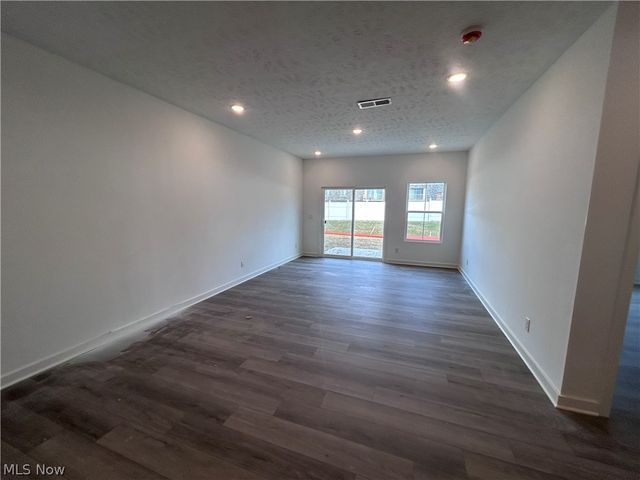 5083 Shepherds Glen, Willoughby, OH 44094