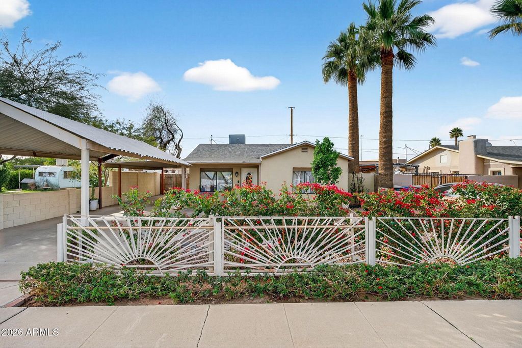 2311 E WILLETTA Street, Phoenix, AZ 85006