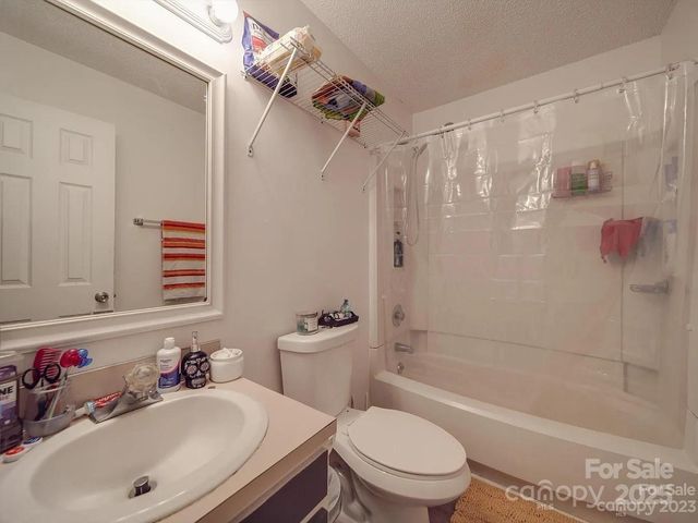 4044 Briarhill Drive, Charlotte, NC 28215