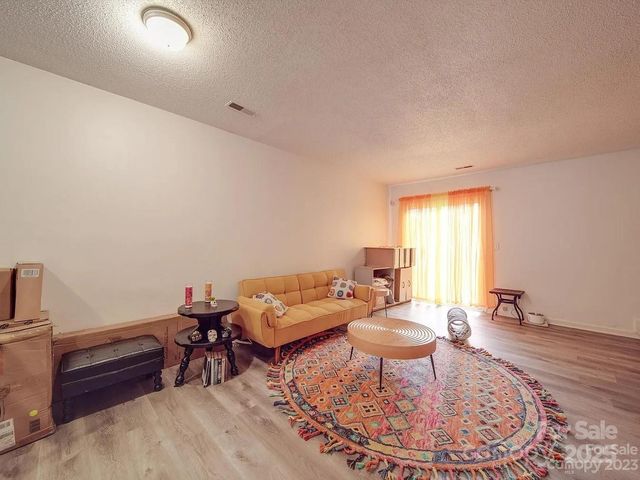 4044 Briarhill Drive, Charlotte, NC 28215