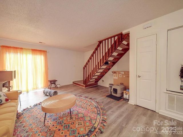 4044 Briarhill Drive, Charlotte, NC 28215