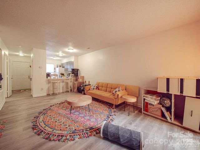 4044 Briarhill Drive, Charlotte, NC 28215