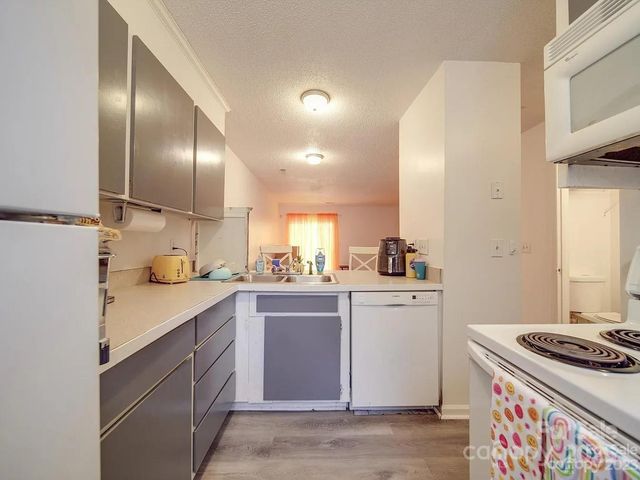 4044 Briarhill Drive, Charlotte, NC 28215
