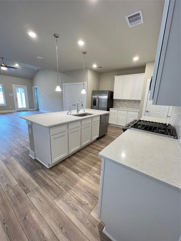 17680 Tree Of Heaven, Conroe, TX 77385