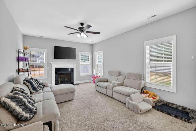 331 W Huckleberry Way, Rocky Point, NC 28457