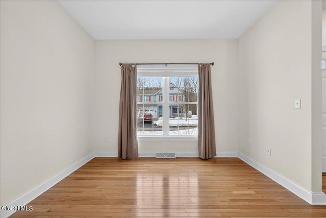 9 Lakepointe Way, Stillwater, NY 12866