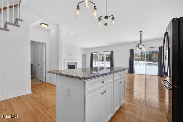 9 Lakepointe Way, Stillwater, NY 12866