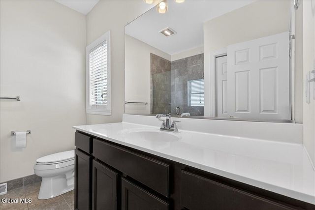 9 Lakepointe Way, Stillwater, NY 12866