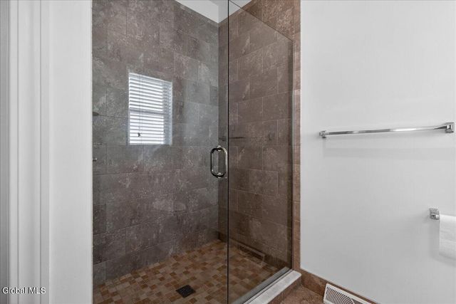 9 Lakepointe Way, Stillwater, NY 12866