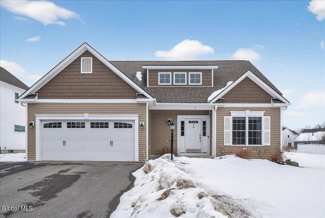 9 Lakepointe Way, Stillwater, NY 12866