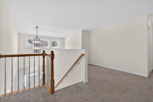 9 Lakepointe Way, Stillwater, NY 12866