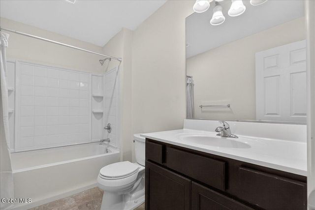 9 Lakepointe Way, Stillwater, NY 12866