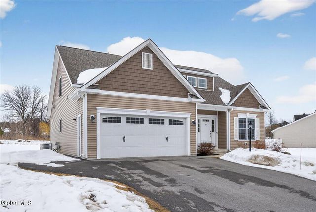 9 Lakepointe Way, Stillwater, NY 12866