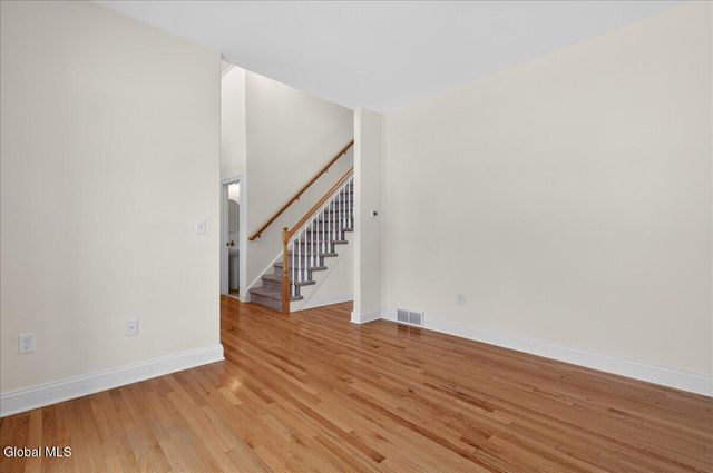 9 Lakepointe Way, Stillwater, NY 12866