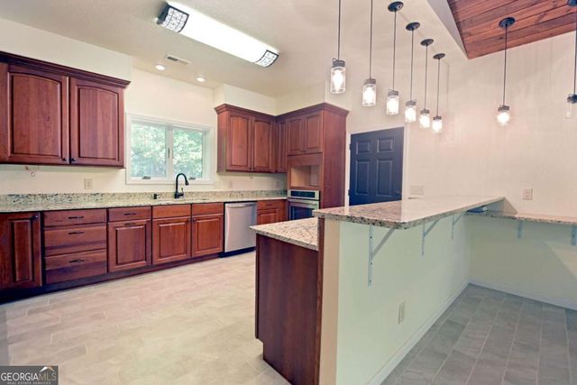 714 Mountain View Road 36, 35, Hiawassee, GA 30546