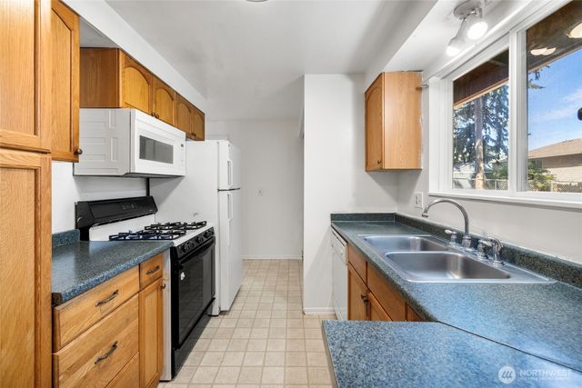 1112 Ridgeway Drive, Oak Harbor, WA 98277