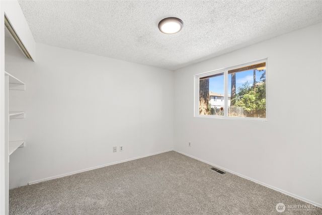 1112 Ridgeway Drive, Oak Harbor, WA 98277