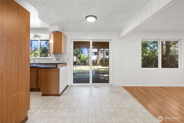 1112 Ridgeway Drive, Oak Harbor, WA 98277