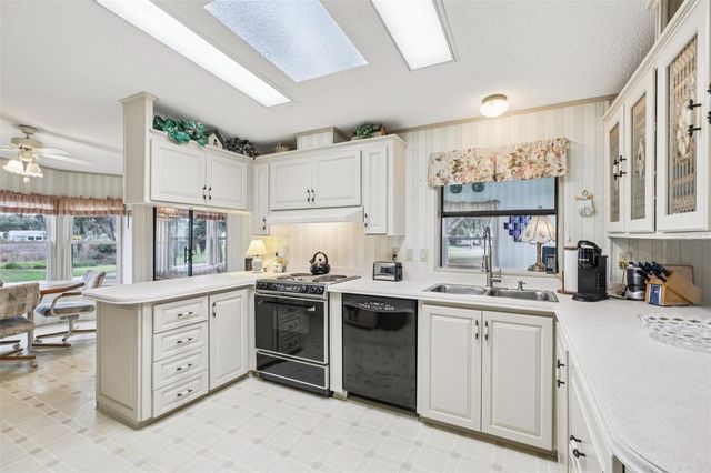 25726 OAK ALLEY, Leesburg, FL 34748