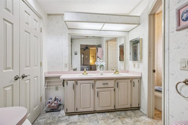 25726 OAK ALLEY, Leesburg, FL 34748