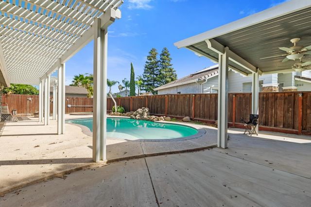 5217 Whitestone Dr, Salida, CA 95368