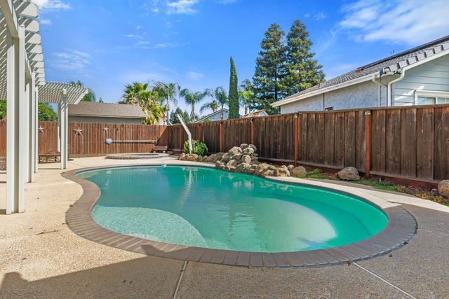 5217 Whitestone Dr, Salida, CA 95368