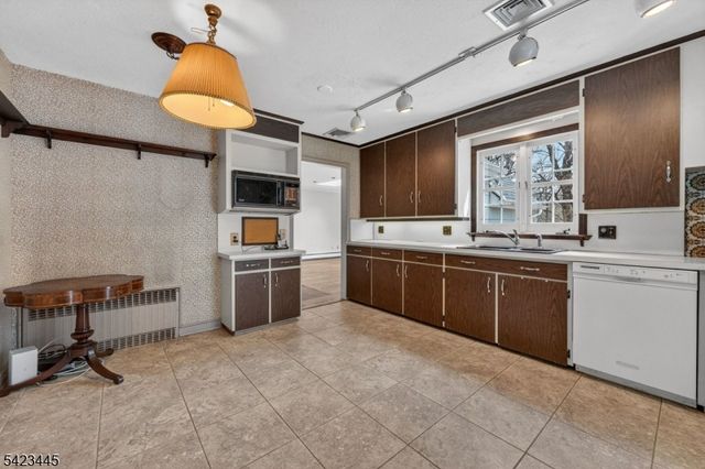 78 Orton Rd, West Caldwell Twp., NJ 07006