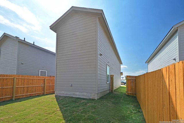 4974 Daisy Blossom, Converse, TX 78109