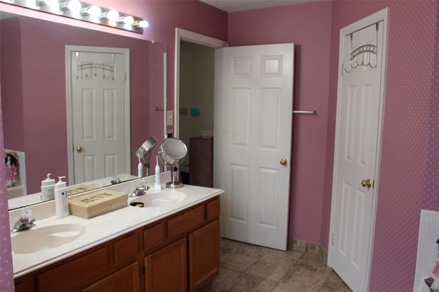 7063 River Garden Drive, Houston, TX 77095