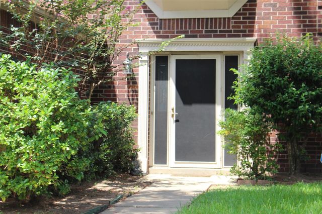 7063 River Garden Drive, Houston, TX 77095