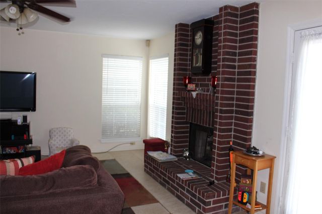 7063 River Garden Drive, Houston, TX 77095