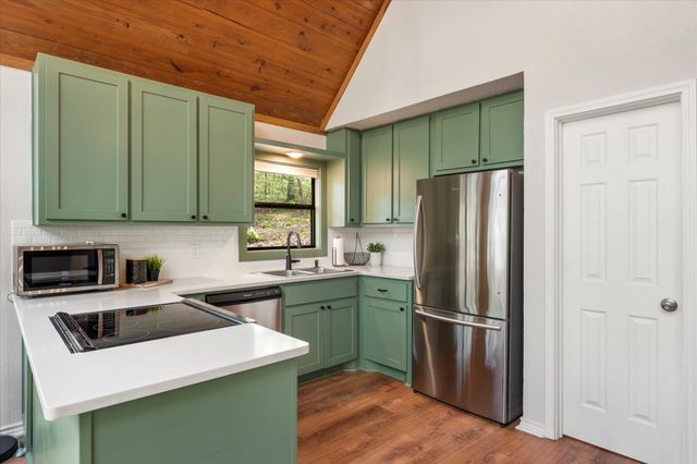 103 E Barker Creek Drive, Scroggins, TX 75480