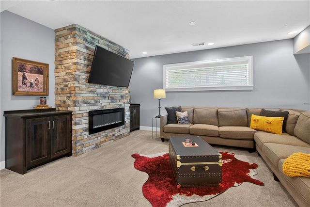 12000 W 184th Street, Overland Park, KS 66013