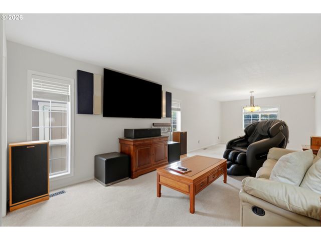 16867 WIGHT Ln, Lake Oswego, OR 97035