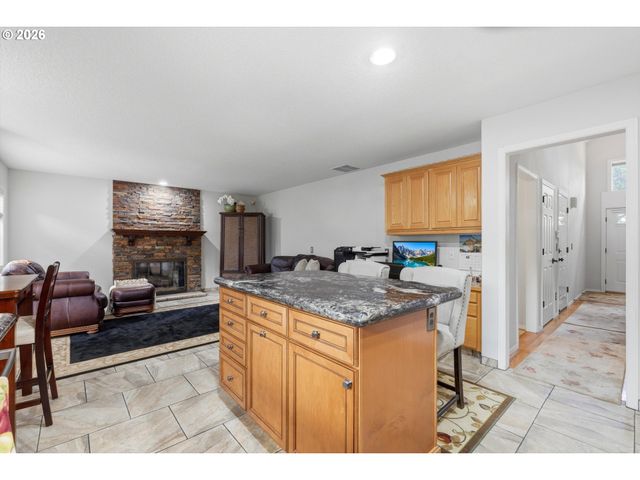 16867 WIGHT Ln, Lake Oswego, OR 97035