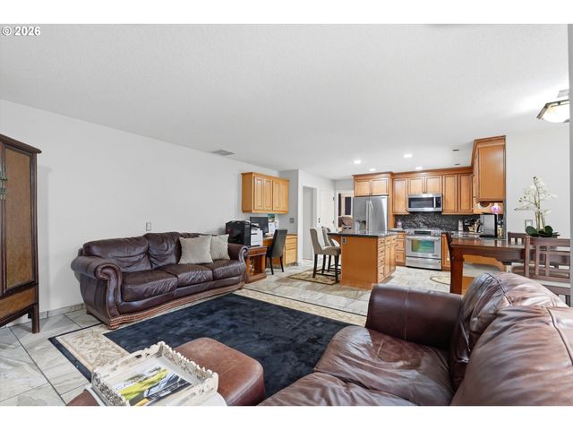 16867 WIGHT Ln, Lake Oswego, OR 97035
