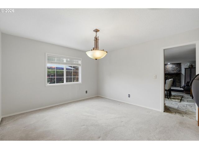 16867 WIGHT Ln, Lake Oswego, OR 97035