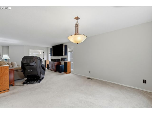 16867 WIGHT Ln, Lake Oswego, OR 97035
