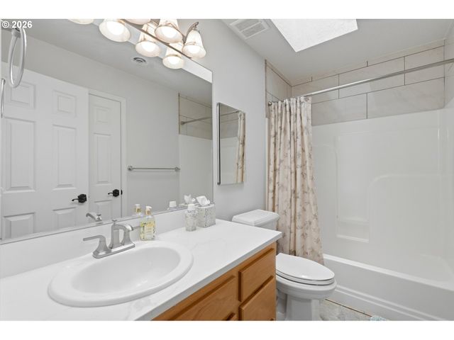 16867 WIGHT Ln, Lake Oswego, OR 97035