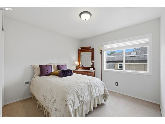 16867 WIGHT Ln, Lake Oswego, OR 97035
