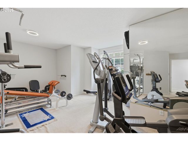 16867 WIGHT Ln, Lake Oswego, OR 97035