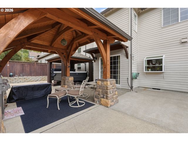 16867 WIGHT Ln, Lake Oswego, OR 97035